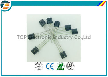 Le circuit intégré de transistor de TO-92 2N3904 NPN partie par le support de trou
