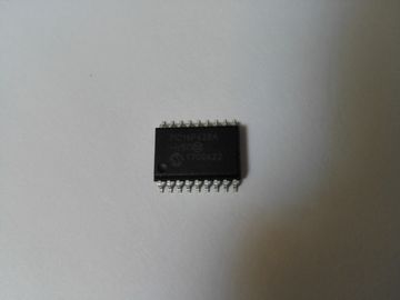 Le circuit intégré d'IC de microcontrôleur partie l'ÉCLAIR à 8 bits 18-SOIC de 20MHz 3.5KB (2K X 14)