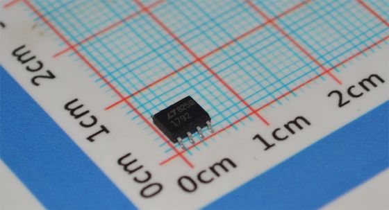 LT1792CS8 1.5A régulateur de faible débit 3.3V/5V/ADJ 1V Débit ± 1% Précision SO-8 -40°C à +125°C Faible bruit