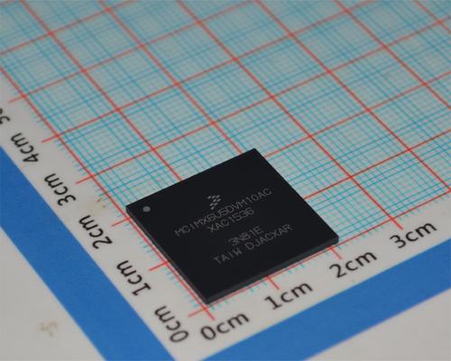 MCIMX6U5DVM10AC i.MX 6UltraLite 800MHz Cortex-A7 MPU 128KB L2 Cache 624-MAPBGA (21x21) -40°C à +105°C Optimisé pour l'IoT industriel