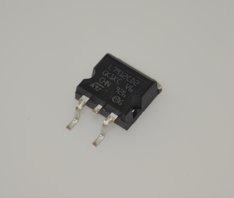 L7912CD2T-TR - Régulateur de tension à sortie fixe -12V avec protection thermique et contre les courts-circuits pour un courant de 1,5A, large plage d'entrée (-35V), faible chute de tension, boîtier TO-263