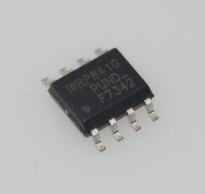IRF7342TRPBF Paire MOSFET double 55V 6.5A avec 50mΩ RDS ((on) Commutation rapide Charge basse porte SOIC-8 Paquet ESD protégé et idéal pour la rectification CC-DC / synchrone