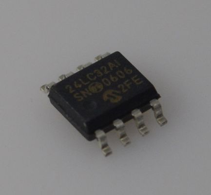 24LC32A-I/SN 32K I2C EEPROM 400kHz Vitesse 1M Cycles d'écriture 2,5-5,5V Portée de 64 octets Page de qualité industrielle Faible puissance Conforme à la norme RoHS Compact SOIC-8 Package