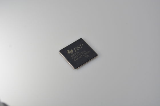 TMS320F28335PGFA DSP haute performance 150 MHz avec unité à virgule flottante 512 Ko de mémoire Flash 68 Ko de RAM ADC 16 canaux CAN/SPI/I2C et plage de températures industrielles pour les systèmes de contrôle en temps réel