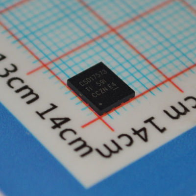 CSD17573Q5BT MOSFET NexFET™ canal N 40 V avec RDS(on) de 1,7 mΩ, courant de 75 A, température nominale de 175°C, faible Qg, boîtier SON 5 mm×6 mm, qualifié AEC-Q101 et conception sans plomb