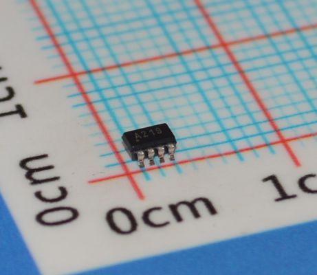 INA219AIDCNR Moniteur de courant/puissance de haute précision avec interface I2C 0,1% de précision 26V Range, faible décalage bidirectionnel de détection Mini SOT-23 Package étalonnage et alertes programmables