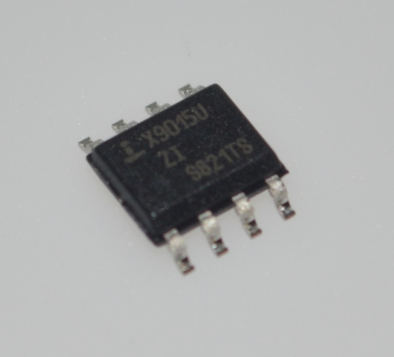 X9015US8IZ 100-Tap Simple XDCP™ avec Interface SPI Mémoire Non Volatile & Rappel de Mise sous Tension Fonctionnement 2.7V-5.5V ±20% Tolérance R 35kΩ R-Tempco pour une Performance Stable