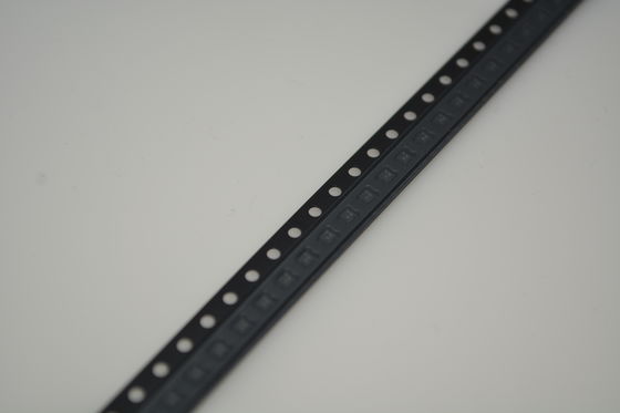 BQ29700DSER 2-4S Protecteur Li-ion Ultra-faible puissance haute précision Surveillance de la tension Surtension Protection Sous-tension Protection Charge Détecter la défense contre le court-circuit Compact DSBGA Package