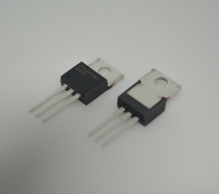 Capteur de température Celsius de précision LM35DT avec sortie linéaire +10mV/°C, précision de 0,5°C, large plage de -55°C à +150°C, faible auto-échauffement, fonctionnement de 4-30V, étalonnage facile et boîtier TO-220