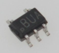 LMT87 Capteur de température analogique de haute précision avec ±0,4°C Max 1.5V-5,5V Apport -13,6mV/°C Gain SC70 Package 5,8μA Courant calme stable avec condensateur 1nF