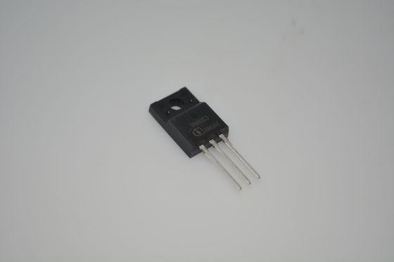 SPA04N80C3XKSA1 Power MOSFET 800V Ultra-High Voltage 4A Current Low Rds(on) Super Junction Technology Low Gate Charge High Efficiency Halogen-Free Robust Performance for SMPS and Industrial Drives