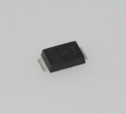 Réctifieur de barrière Schottky à très basse fréquence PMEG6030EVPX 60V 3A AEC-Q101 Haute efficacité qualifiée <1μA Basse IR sans halogène SOD128 Package en plastique plat pour l'automobile et l'industrie