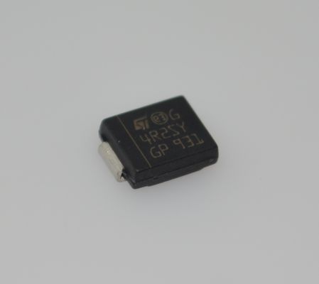 Ultra-rapide 75ns STTH4R02SY 4A 200V Réducteur de puissance très faible Vf and Qrr Opération à haute température AEC-Q101 Qualifié sans halogène ESD Package DPAK robuste