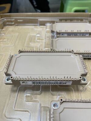 7MBR100VN120-50 1200V 100A PIM Module intégré rectificateur et onduleur Faible perte Isolation élevée intégré NTC Paquet compact pour les entraînements de moteurs industriels et les UPS