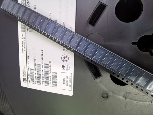 MAX3232ESE+T 3,0 V à 5,5 V Transcepteur RS-232 2 conducteurs/2 récepteurs ±15 kV Protection ESD Faible puissance 250 kbps Débit de données pour les systèmes à batterie et industriels