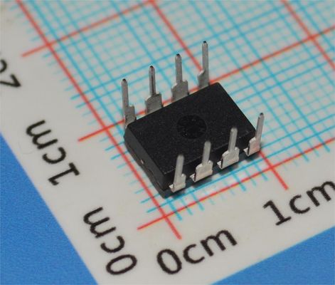 AD820AN Amplificateur opérationnel de précision 5 MHz, alimentation ±18V, décalage 3mV, courant de polarisation 1μA, DIP-8, -40°C à +85°C