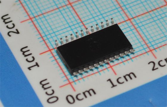 AD7712ARZ Convertisseur analogique-numérique (CAN) 24 bits Σ-Δ, débit de sortie 500 Hz, faible bruit, 1,5 μV, interface SPI, alimentation ±5V, -40°C à 85°C, conception technologique avancée