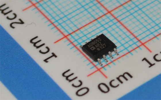 AD8052AR : Amplificateur opérationnel double 300 MHz, vitesse de balayage de 140 V/µs, bruit de 4,5 nV/√Hz, alimentation de ±5 V à ±15 V, SOIC-8, -40 °C à +85 °C