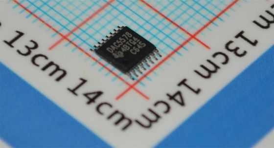 DAC5578SPWR 8-Ch 8-bit DAC I2C Interface 2,7 à 5,5 V, faible puissance 0,4 mA, ± 1 LSB INL TSSOP-16 -40°C à +105°C