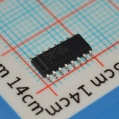 MAX3232CSE Émetteur-récepteur RS-232 3V-5.5V 250kbps 2Tx/2Rx ±15kV Protection ESD 0,1µA Arrêt SOIC-16 -40°C à +85°C