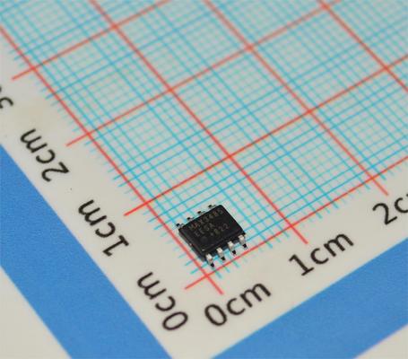 MAX3485EESA Émetteur-récepteur RS-485/RS-422 3,3 V 10 Mbps 1/8 de charge unitaire (256 nœuds) ±15 kV ESD SOIC-8 -40°C à +85°C