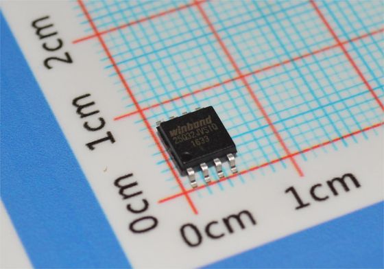W25Q32JVSSIQ Flash SPI 32Mb 104MHz Horloge 100K Cycles d'effacement SOIC-8 2.7-3.6V -40°C à +85°C