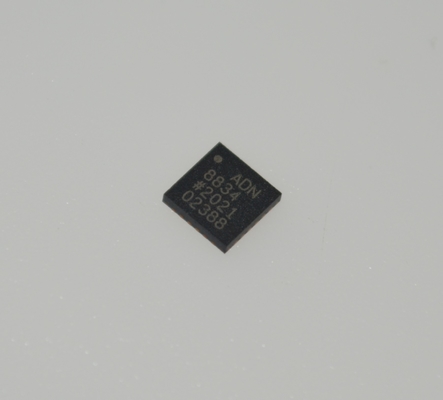 ADN8834ACPZ-R7 Contrôleur TEC 3A ±2,5°C Stabilité Alimentation 2,7-5,5V Interface I2C LFCSP-32 -40°C à +85°C