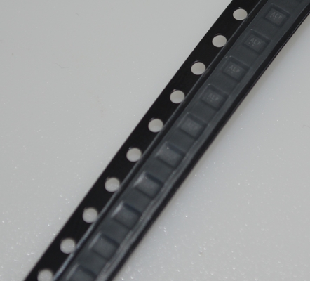 NLAS2750MUTAG Basse résistance (0,6Ω) Commutation à grande vitesse 1,8V-5,5V Protection ESD à haute tension Petit paquet SOT-23 Conforme à la norme RoHS Idéal pour les appareils portables et IoT