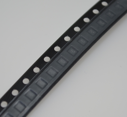 NLAS2750MUTAG Basse résistance (0,6Ω) Commutation à grande vitesse 1,8V-5,5V Protection ESD à haute tension Petit paquet SOT-23 Conforme à la norme RoHS Idéal pour les appareils portables et IoT