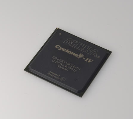 EP4CE115F29I7N Cyclone IV FPGA 114K LEs 3.9Mbit RAM 266MHz Vitesse 1.2V Voltage du noyau 622 broches d'entrée/sortie PCIe Prise en charge de la température industrielle (-40°C à 100°C) Conforme à la réglementation RoHS Package FBGA à 780 broches