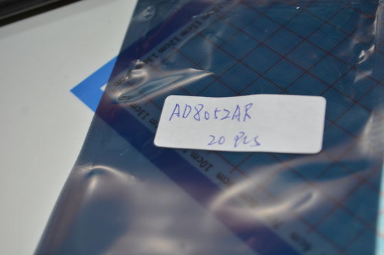 AD8052AR Amplificateur Opérationnel Haute Vitesse 300MHz Faible Bruit 4.5nV/√Hz Fonctionnement 5V Sortie Rail-to-Rail Faible Distorsion et 160mA Sortie pour Tampons Vidéo/CAN