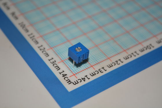 3362P-1-102LF Trimpot 1kΩ 10 tours Potentiomètre de précision ± 10% Tolérance à travers le trou monté élément Cermet réglabilité fiable Idéal pour l'étalonnage et le réglage de circuit
