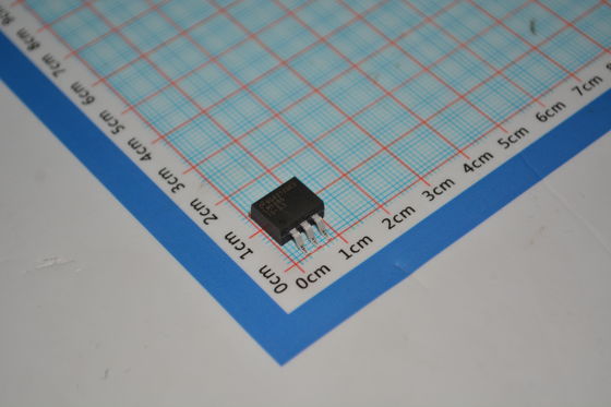 LM1085ISX-3.3 3.3V Sortie fixe 3A Faible décrochage (1.5V) Protection thermique et de courant TO-263 Package 4.75V-15V Entrée Température industrielle de réponse rapide (-40°C à +125°C)