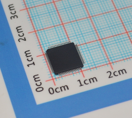 LPC2131FBD64/01,15 ARM7 MCU 32 bits RISC Core 64KB Flash 16KB RAM 60MHz Vitesse USB 2.0 2x UART 64-LQFP -40°C à +85°C Grade industriel
