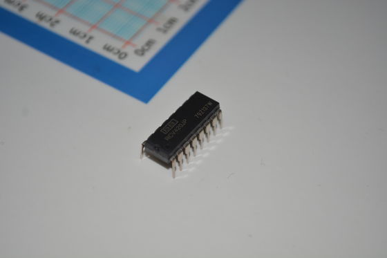 Récepteur RCV420JP de précision alimenté en boucle 4-20mA avec sortie de tension de précision 0,1% Référence intégrée Ultra-faible dérive et bruit pour systèmes industriels robustes