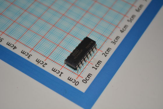 Récepteur RCV420JP de précision alimenté en boucle 4-20mA avec sortie de tension de précision 0,1% Référence intégrée Ultra-faible dérive et bruit pour systèmes industriels robustes