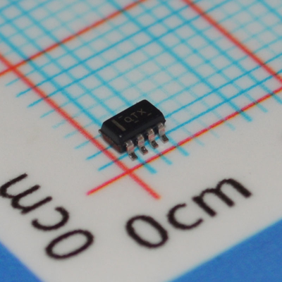 TPS62120DCNR 3.3V 1.5A Convertisseur descendant avec 95% d'efficacité 3.1-17V Mode d'économie de puissance d'entrée 100% de cycle de travail Compensation interne Début en douceur et arrêt thermique dans le paquet SOT-23
