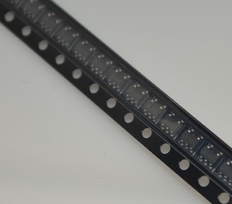 SPX3819M5-L-3-3/TR 3.3V 500mA LDO à très faible bruit (30μVRMS) avec activation, précision 1 %, faible tension de déchet, protection contre le courant et la température et plage d'entrée large de 2,7 V à 16 V