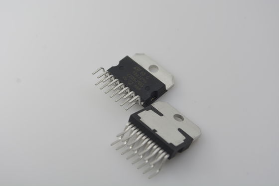 TDA7294V Amplificateur audio DMOS 100W avec puissance de sortie élevée Fonctions silencieuses/en veille Faible bruit Large gamme d'alimentation (±10V à ±40V) Courts-circuits et protection thermique et technologie SPI