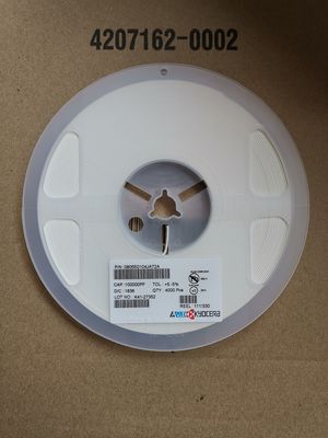 08055D105KAT2A 1µF 25V X7R Condensateur céramique 0805 10% Tolérance Haute capacité Conditionnement sur bande et bobine Qualifié AEC-Q200 pour applications automobiles