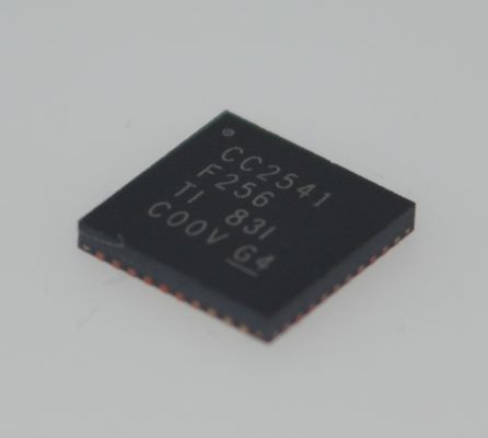 CC2541F256RHAR Bluetooth 4.0 Low Energy SoC 256 Ko Flash 8 Ko RAM MCU 8051 puissant Émetteur-récepteur RF intégré Ultra-basse consommation Pile Bluetooth complète Interface de capteur avancée Idéal pour l'IoT/les wearables