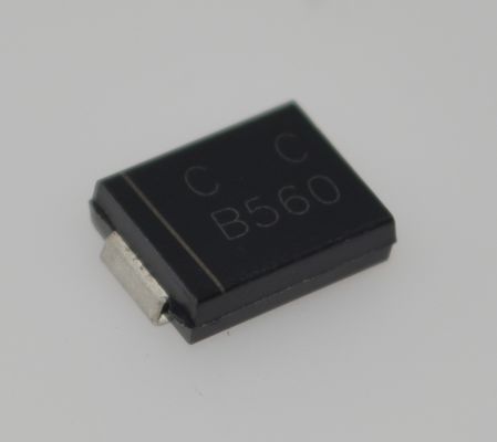 CDBC560-G 560Ω@100MHz Mode commun Étouffement à courant élevé Plage de température large Basse DCR Excellente suppression EMI Conforme à la norme RoHS Conception compacte Protection de l'alimentation et des lignes de données