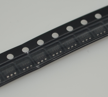 SN74LVC1T45DBVR Transformateur de niveau de tension à double alimentation à un seul bit avec commande automatique de direction de 1,65 V à 5,5 V à grande vitesse à faible puissance Petit paquet et entraînement de sortie de 32 mA