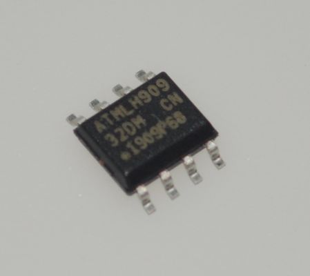 AT24C32D-SSHM-T 32Kb I2C Serial EEPROM 1.7V to 5.5V Wide Voltage 1MHz Speed 32-byte Page Hardware WP 1M Write Cycles 100-year Retention SOIC-8 Industrial Temp