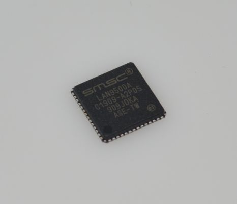 LAN9500A-ABZJ Contrôleur Ethernet avancé USB 2.0 à 10/100 avec haute vitesse 480 Mbps Intégré MAC / PHY et EEPROM Ultra-faible puissance Température industrielle ESD robuste et QFN compact à 36 broches pour les conceptions intégrées