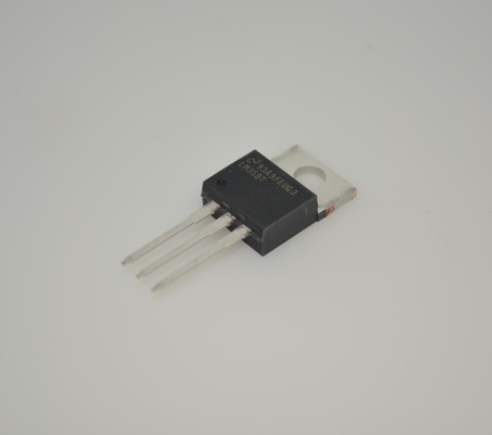 Capteur de température Celsius de précision LM35DT avec sortie linéaire +10mV/°C, précision de 0,5°C, large plage de -55°C à +150°C, faible auto-échauffement, fonctionnement de 4-30V, étalonnage facile et boîtier TO-220