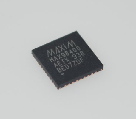 Amplificateur de classe D MAX98400A avec sortie 20W, rendement de 92%, contrôle I2C, boost intégré, démarrage en 8ms, protection complète et bruit de 6,5μV pour audio portable haut de gamme