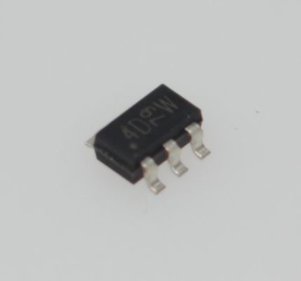 PRTR5V0U4D125 Diode de protection ESD 5V à serrage ultra-faible 0,6pF Capacité 20kV ESD Rating IEC 61000-4-2 Conforme à deux lignes bidirectionnelle SOD-923 Miniature Package pour les interfaces à haute vitesse