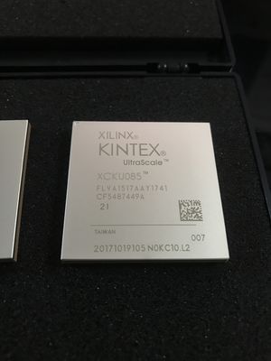 Libérez le FPGA Kintex UltraScale XCKU085 haute performance avec 1,5 million de cellules logiques, 1517 E/S, 8,0 Go/s, 34 Mb BRAM, 5,5 Mb UltraRAM, CI 2.5D, Ethernet 100G