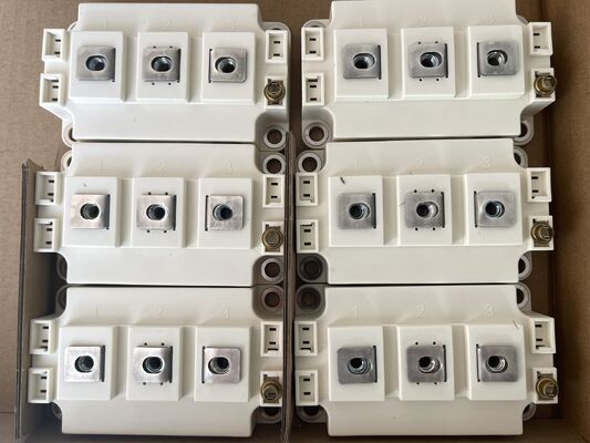 SKM400GAR12E4 1200V 400A Module IGBT basse tension (sat) haut court-circuit robustesse basse perte de commutation haute isolation de qualité industrielle pour les onduleurs solaires et les UPS haute puissance